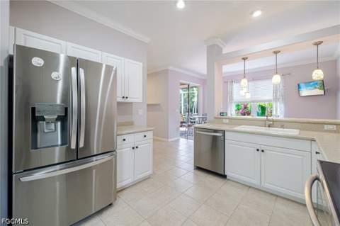 9274 Palm Island Cir, North Fort Myers FL - photo 8 of 40