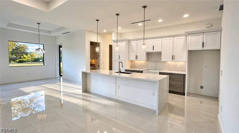 4 bedroom SingleFamilyResidence at 2009 Dixie Way, Twelfth Street Park, Lehigh Acres — photo 5