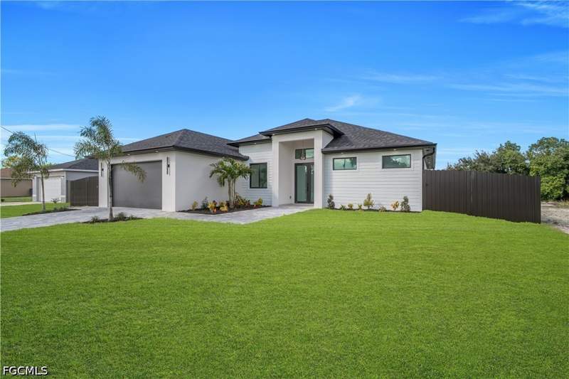 4 bedroom SingleFamilyResidence at 609 SE 2nd St, Cape Coral, Cape Coral — photo 5