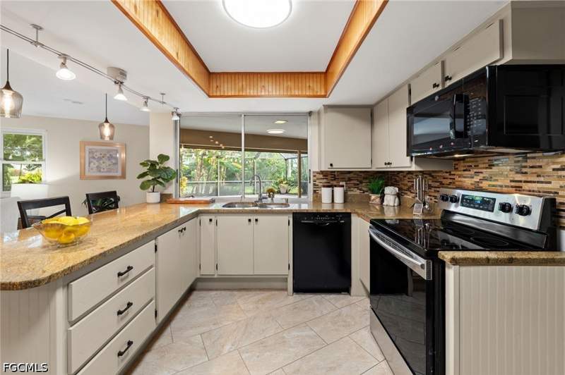 3 bedroom SingleFamilyResidence at 1335 Currier Cir, Whiskey Creek, Fort Myers — photo 5
