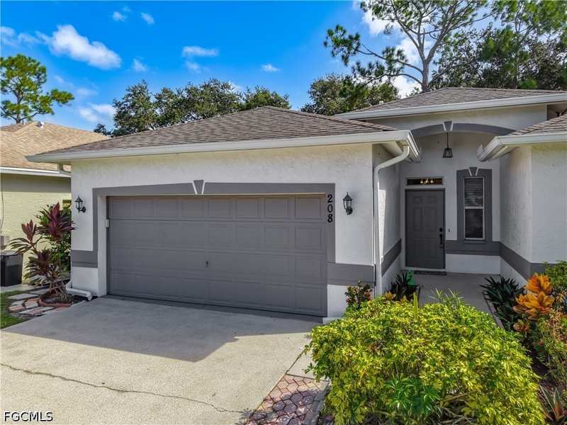 3 bedroom SingleFamilyResidence at 208 Stanhope Cir, Maplewood, Naples — photo 1