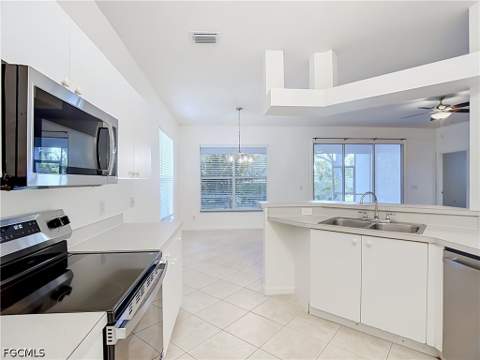208 Stanhope Cir, Naples FL - photo 7 of 44