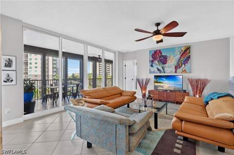 445 Cove Tower Dr 504, Naples FL - photo 8 of 34