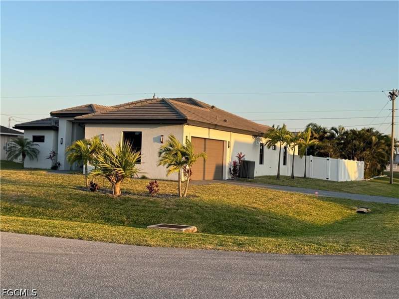 4 bedroom SingleFamilyResidence at 212 SW 19th Ter, Cape Coral, Cape Coral — photo 4
