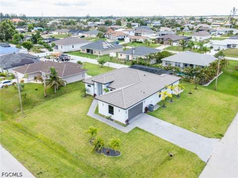 212 SW 19th Ter, Cape Coral FL - photo 6 of 46