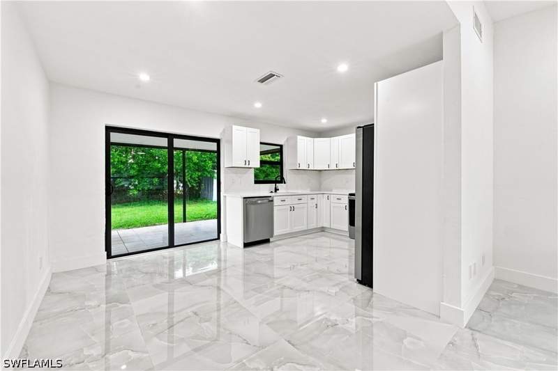4 bedroom SingleFamilyResidence at 3055 53rd St SW, Golden Gate City, Naples — photo 5