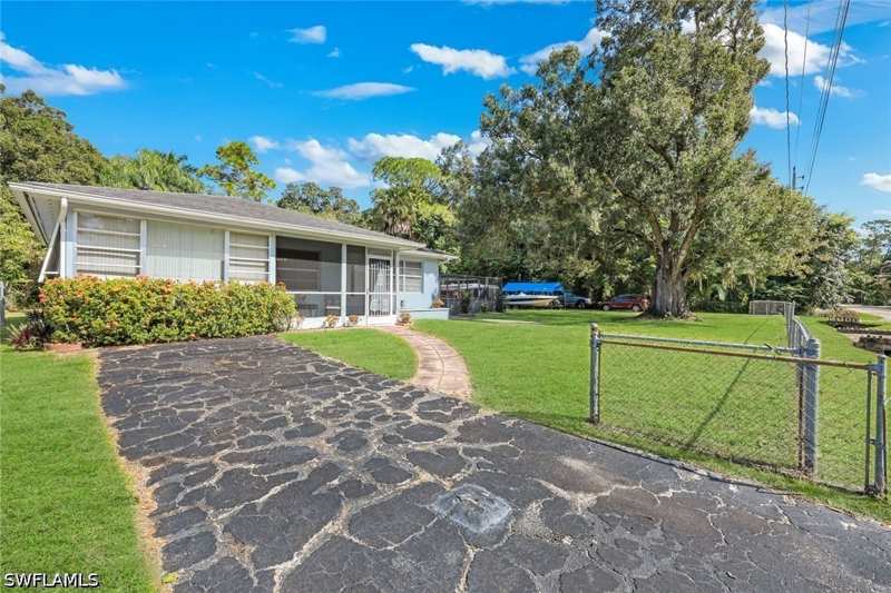2 bedroom SingleFamilyResidence at 9981 Kentucky St, Heitmans, Bonita Springs — photo 1