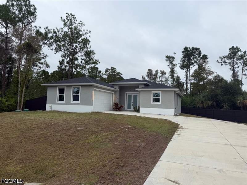 3 bedroom SingleFamilyResidence at 529 Knapp St, Lehigh Acres, Lehigh Acres — photo 2