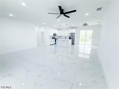 529 Knapp St, Lehigh Acres FL - photo 9 of 40