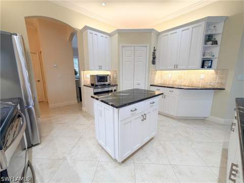 1033 Port Orange Way, Naples FL - photo 8 of 35
