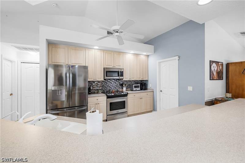 3 bedroom SingleFamilyResidence at 1420 SW 49th St, Cape Coral, Cape Coral — photo 4