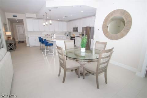 195 Indies Dr E 102, Naples FL - photo 9 of 47