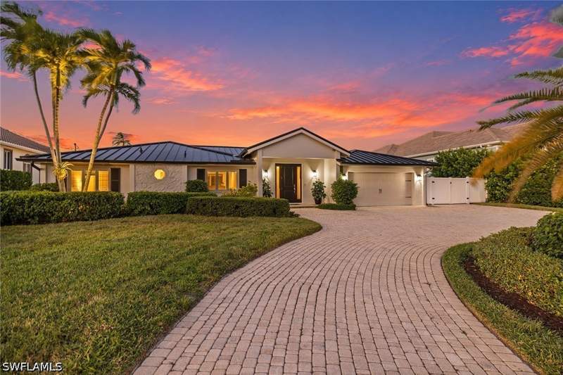 4 bedroom SingleFamilyResidence at 337 Mooring Line Dr, Moorings, Naples — photo 3