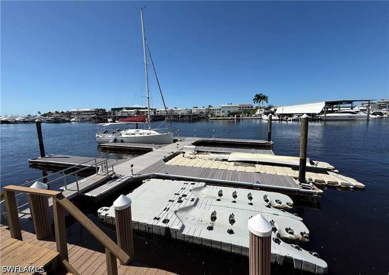 2 bedroom Townhouse at 800 River Point Dr 534, Naples Bay Club, Naples — photo 1