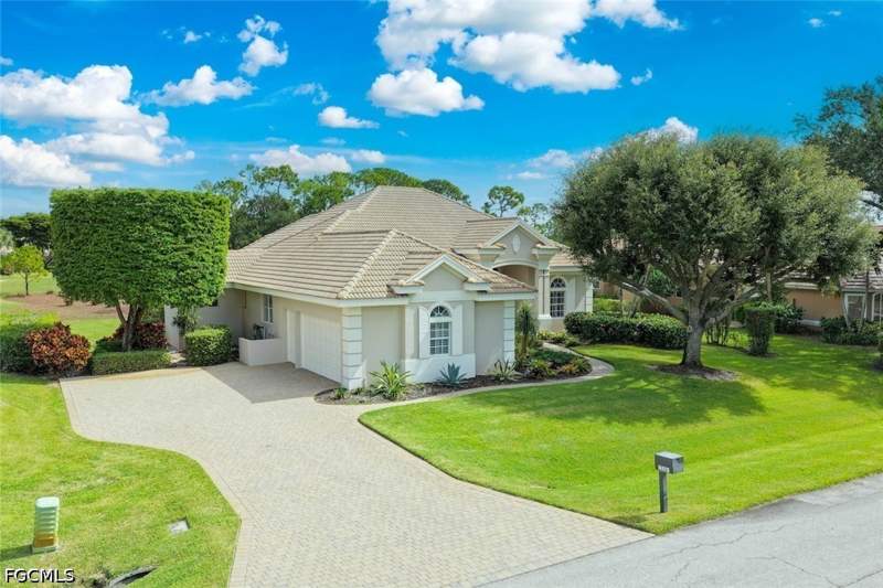 3 bedroom SingleFamilyResidence at 15561 Queensferry Dr, Fiddlesticks Country Club, Fort Myers — photo 2