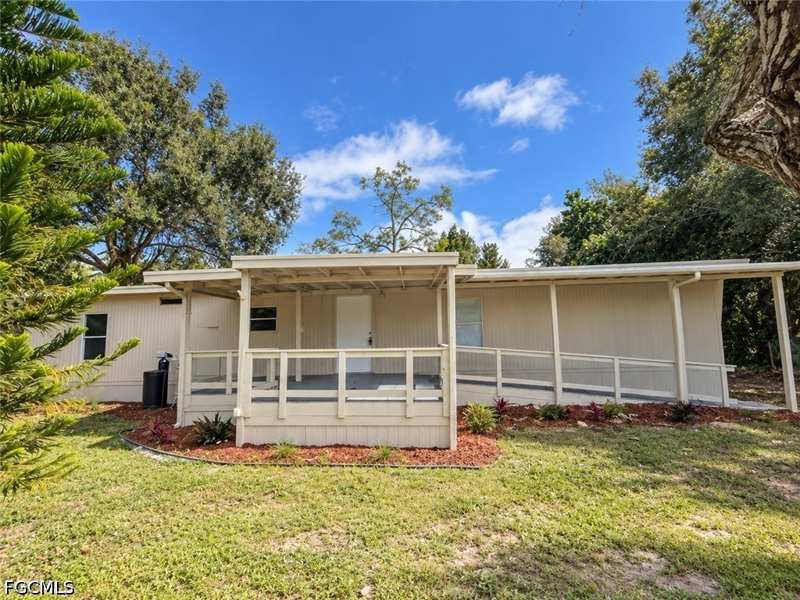 2 bedroom ManufacturedHome at 8345 Suncoast Dr, North Fort Myers, North Fort Myers — photo 1