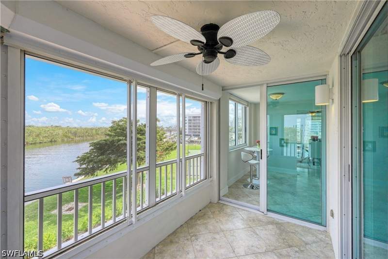 2 bedroom Condominium at 25 Bluebill Ave 201, Gulf Breeze At Vanderbilt, Naples — photo 3