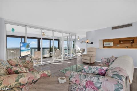 2721 W Gulf Dr 316, Sanibel FL - photo 9 of 41