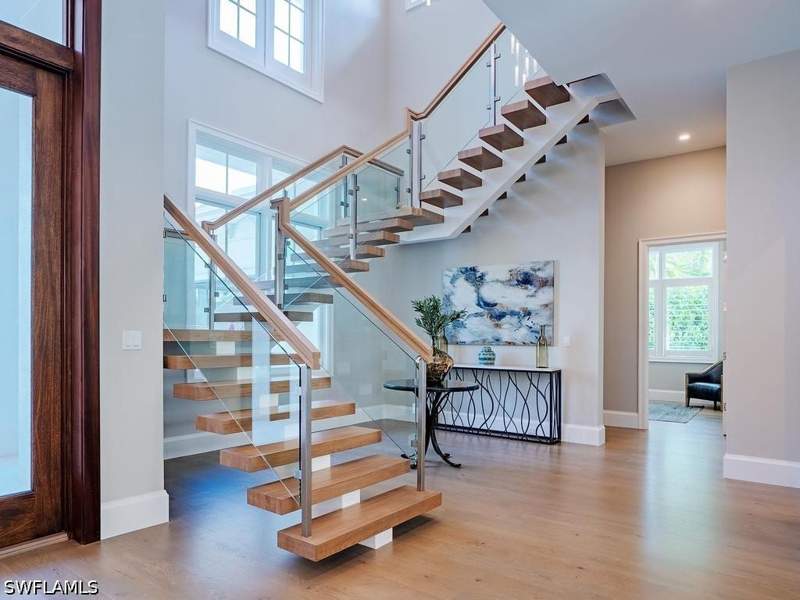 4 bedroom SingleFamilyResidence at 684 Bow Line Dr, Moorings, Naples — photo 4