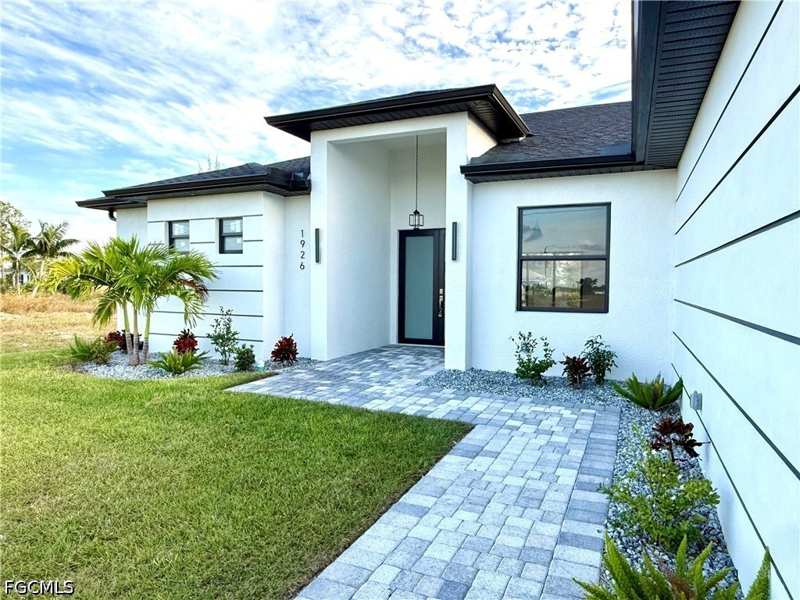 4 bedroom SingleFamilyResidence at 1926 NW 21st St, Cape Coral, Cape Coral — photo 1
