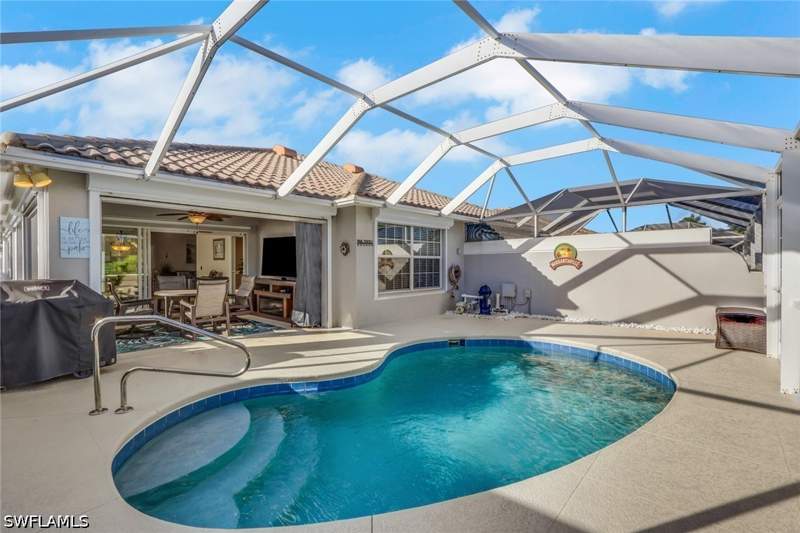 2 bedroom Duplex at 15504 Orlanda Dr, Village Walk Of Bonita Springs, Bonita Springs — photo 2