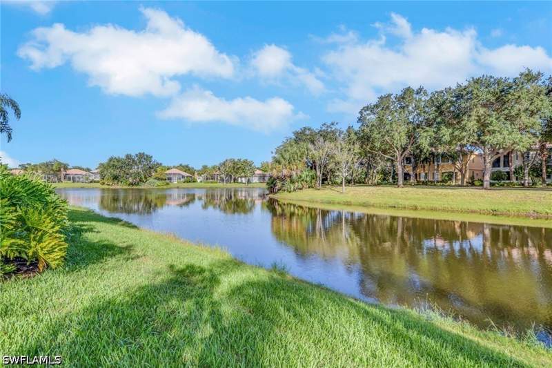 2 bedroom Duplex at 15504 Orlanda Dr, Village Walk Of Bonita Springs, Bonita Springs — photo 3