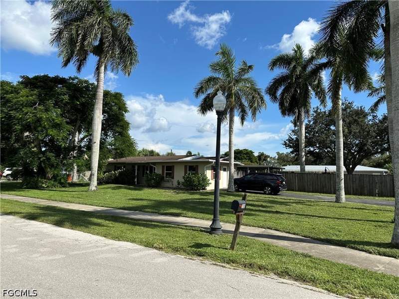 3 bedroom SingleFamilyResidence at 1306 Burtwood Dr, Seminole Estates, Fort Myers — photo 2