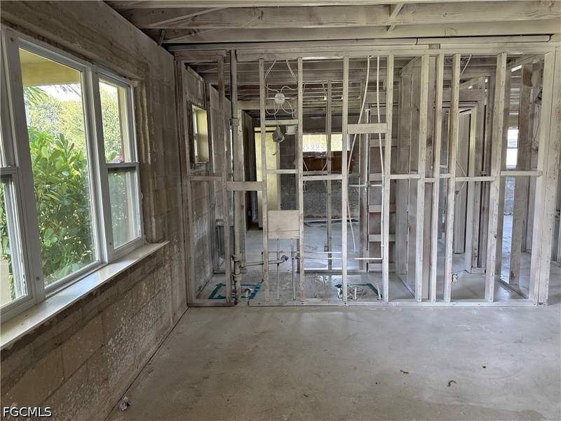 3 bedroom SingleFamilyResidence at 1306 Burtwood Dr, Seminole Estates, Fort Myers — photo 5