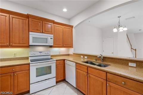 4391 Lazio Way 306, Fort Myers FL - photo 7 of 32