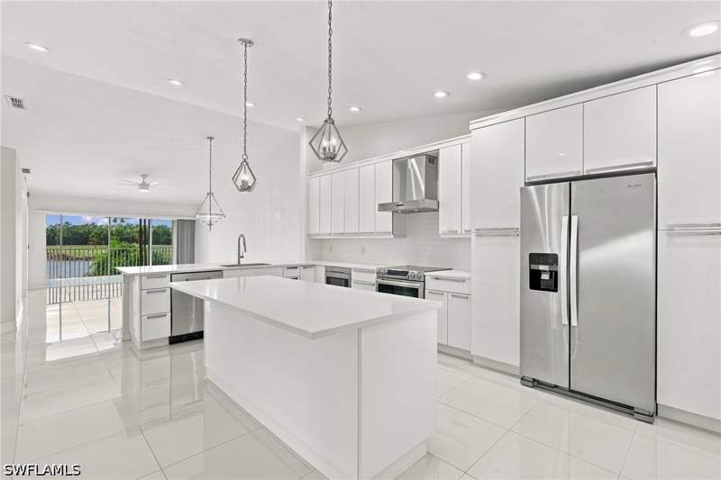 3 bedroom Condominium at 9175 Michael Cir 4, Aquamarine At Sunstone, Naples — photo 2