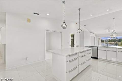 9175 Michael Cir 4, Naples FL - photo 6 of 34