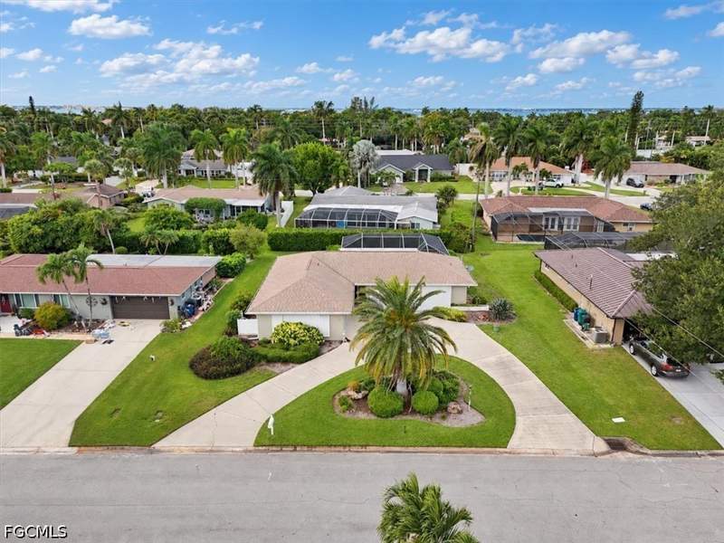 3 bedroom SingleFamilyResidence at 5088 Northampton Dr, Tanglewood, Fort Myers — photo 2