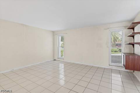 5088 Northampton Dr, Fort Myers FL - photo 7 of 42
