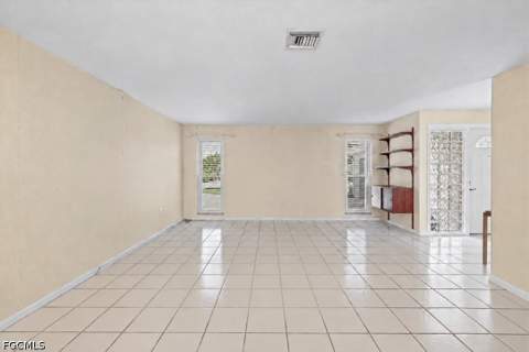 5088 Northampton Dr, Fort Myers FL - photo 9 of 42