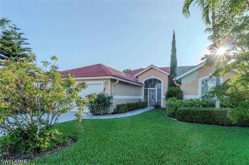 3 bedroom SingleFamilyResidence at 1945 E Crown Pointe Blvd, Crown Pointe East, Naples — photo 1