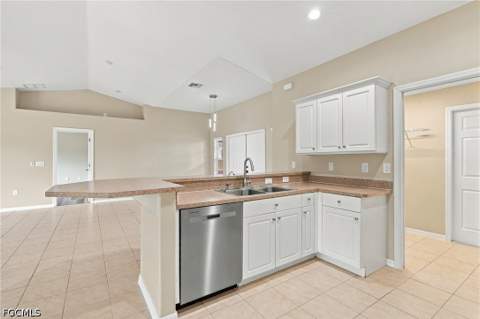1138 NW 15th Ter, Cape Coral FL - photo 12 of 44