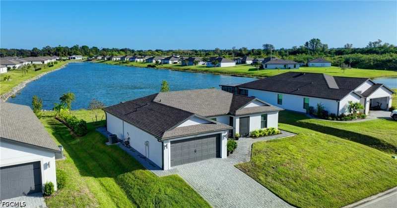 3 bedroom SingleFamilyResidence at 920 Admiral Bull Halsey Ave, Labelle, Labelle — photo 1