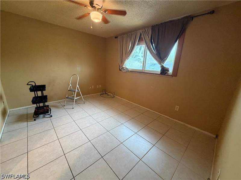 3 bedroom SingleFamilyResidence at 1300 Hernando St, Naples Twin Lakes, Naples — photo 2