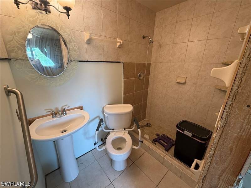 3 bedroom SingleFamilyResidence at 1300 Hernando St, Naples Twin Lakes, Naples — photo 3