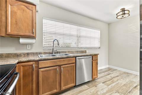 766 Entrada Dr S, Fort Myers FL - photo 6 of 29