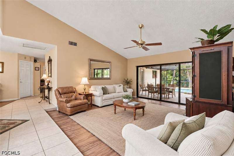 3 bedroom SingleFamilyResidence at 12418 McGregor Woods Cir, McGregor Woods, Fort Myers — photo 5