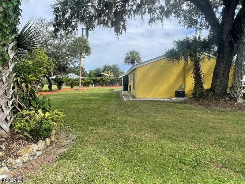 3 bedroom SingleFamilyResidence at 4015 Rainbow Cir, Port Labelle, Labelle — photo 5