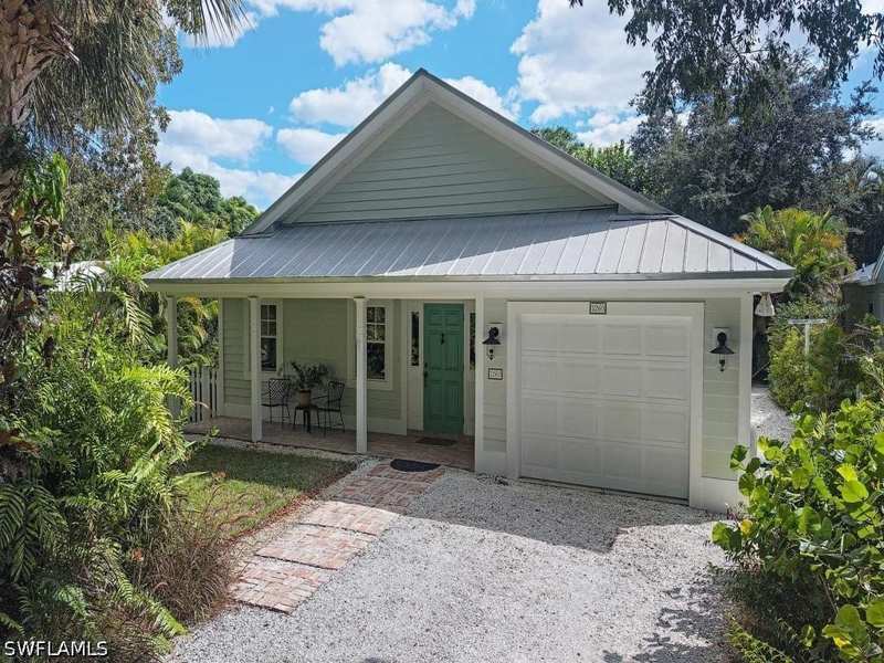 3 bedroom SingleFamilyResidence at 1260 12th Ave N, Lake Park, Naples — photo 1