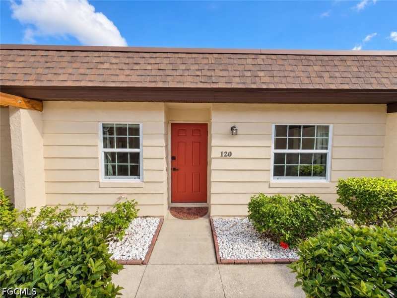 2 bedroom Attached at 6300 S Pointe Blvd 120, South Pointe Villas Condo, Fort Myers — photo 1