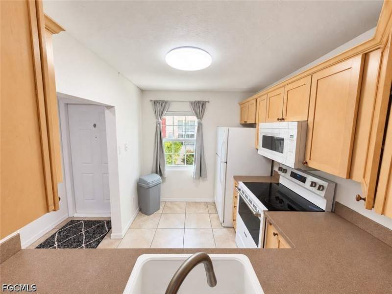 2 bedroom Attached at 6300 S Pointe Blvd 120, South Pointe Villas Condo, Fort Myers — photo 5