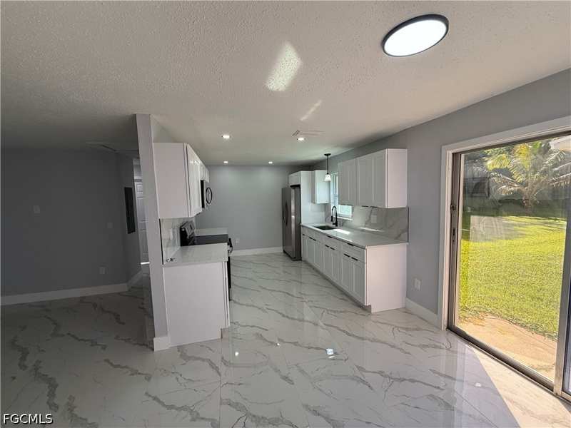 3 bedroom SingleFamilyResidence at 317 Montgomery Ave, Fort Myers, Fort Myers — photo 1