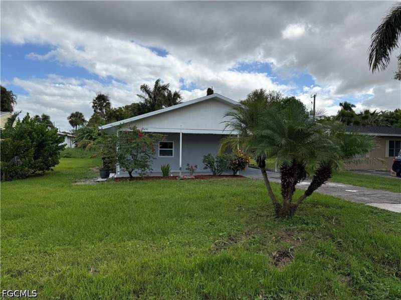 3 bedroom SingleFamilyResidence at 317 Montgomery Ave, Fort Myers, Fort Myers — photo 4