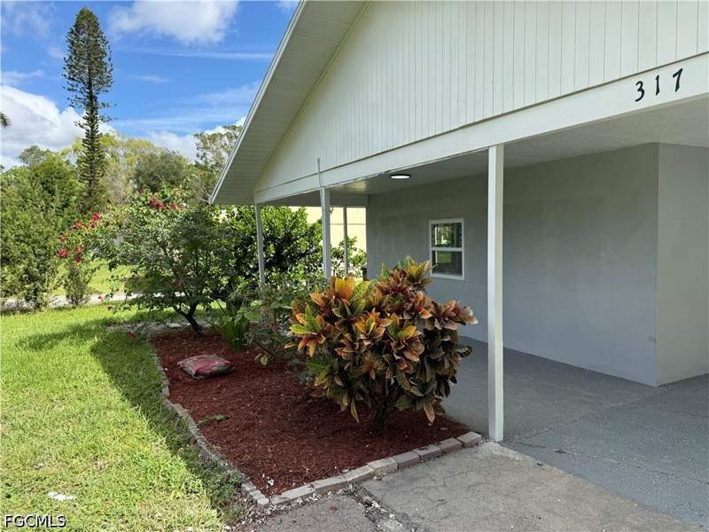 3 bedroom SingleFamilyResidence at 317 Montgomery Ave, Fort Myers, Fort Myers — photo 5