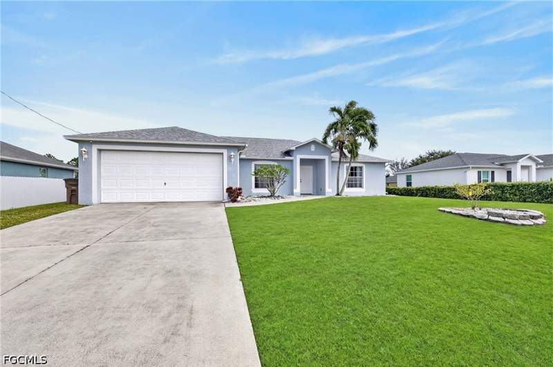 3 bedroom SingleFamilyResidence at 4305 NE 20th Pl, Cape Coral, Cape Coral — photo 2