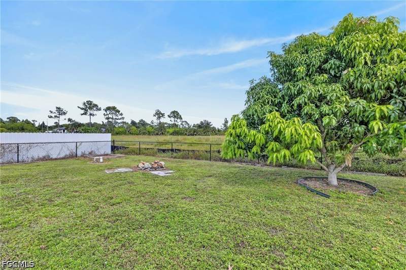 3 bedroom SingleFamilyResidence at 4305 NE 20th Pl, Cape Coral, Cape Coral — photo 5